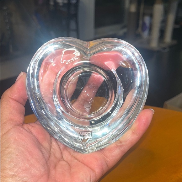 ORREFORS CRYSTAL HEART SHAPED TEALIGHT CANDLE HOLDER - Picture 3 of 6